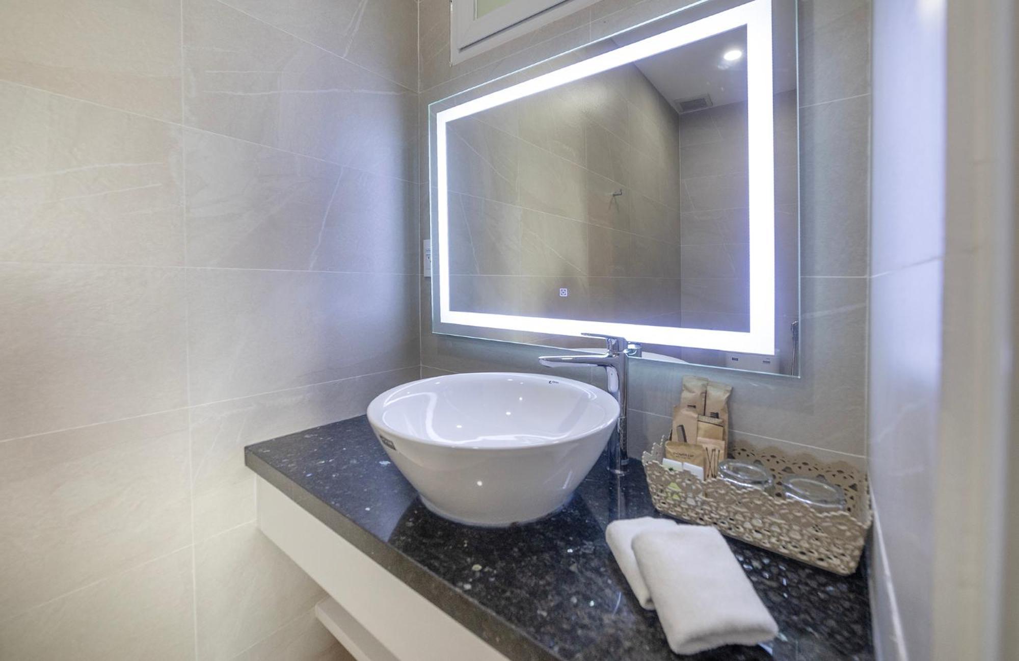 Tiffany Hotel & Restaurant Παν Θιέτ Εξωτερικό φωτογραφία